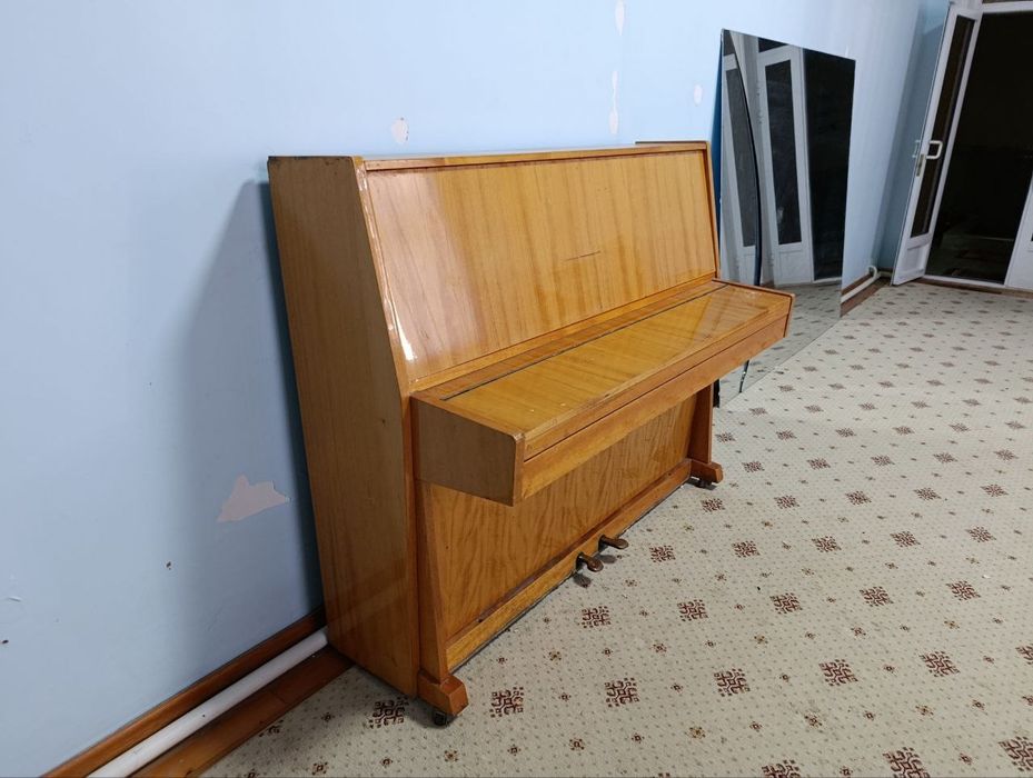 Продаётся пианино