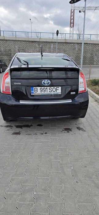 Vand Tpyota Prius Hibrid 2013