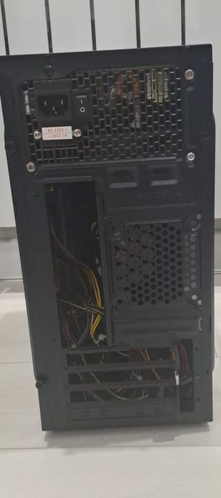 Продам корпус aerocool cs 105