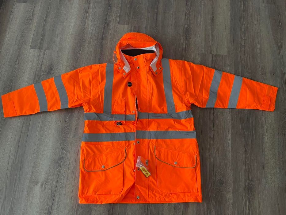 НОВО водоустойчиво двойно яке, подходящо за целогодишно ползване.