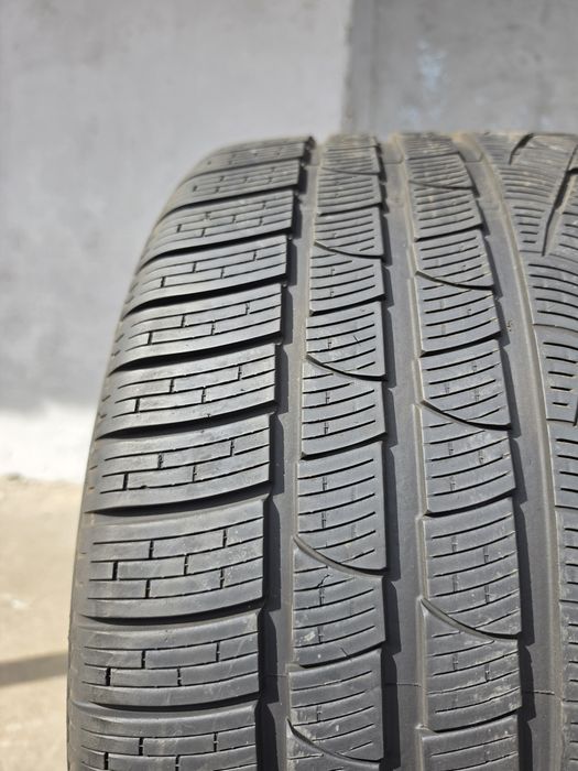 2 бр. зимни гуми 305/30/20 Pirelli MO 6 mm DOT 3617