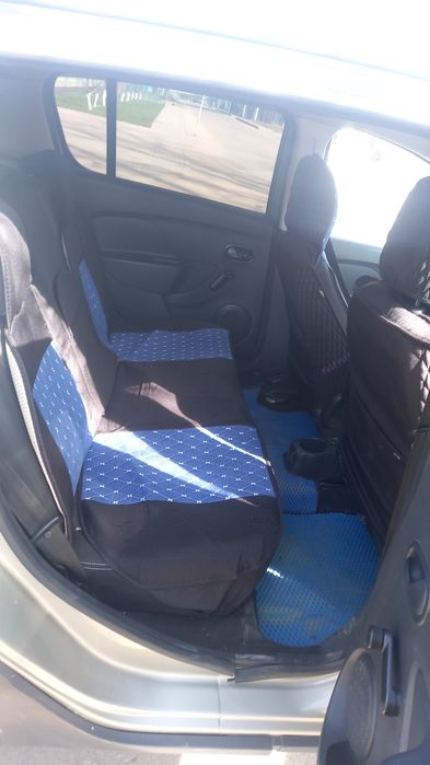 Продам срочно машина Renault Sandero