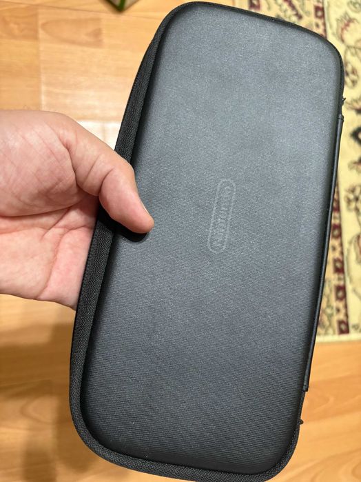 Оригинальный чехол для Nintendo Switch и Switch OLED.