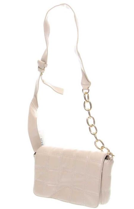 Дамска чанта в бежов цвят