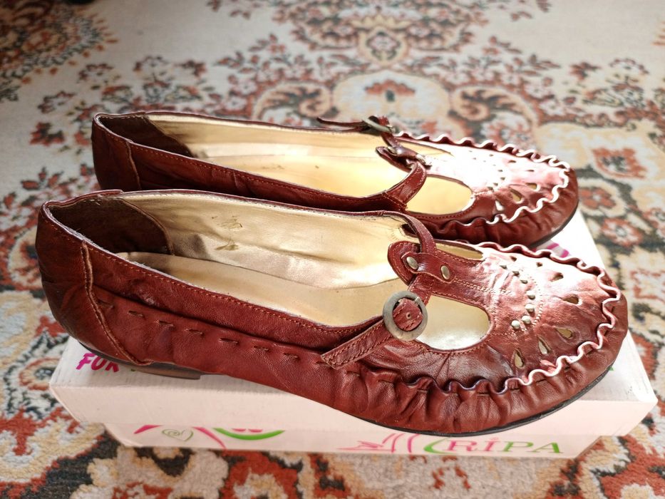 Продам женские туфли