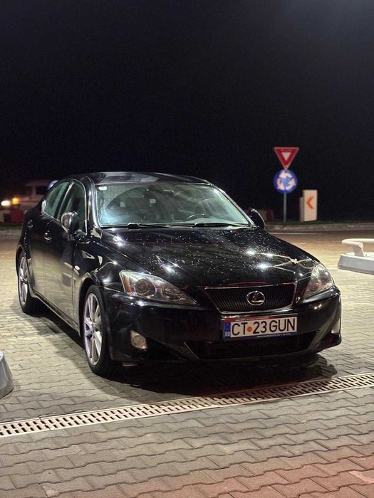 Lexus IS250 Sport – V6 208 hp, Mark Levinson