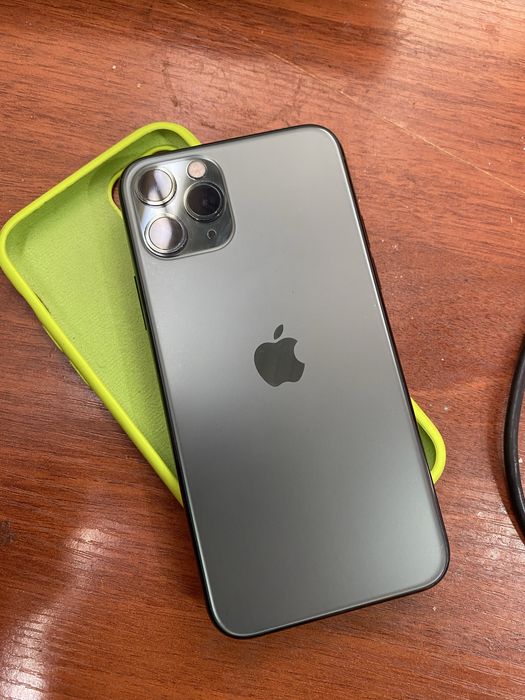 Продам iphone 11 pro на 64гб