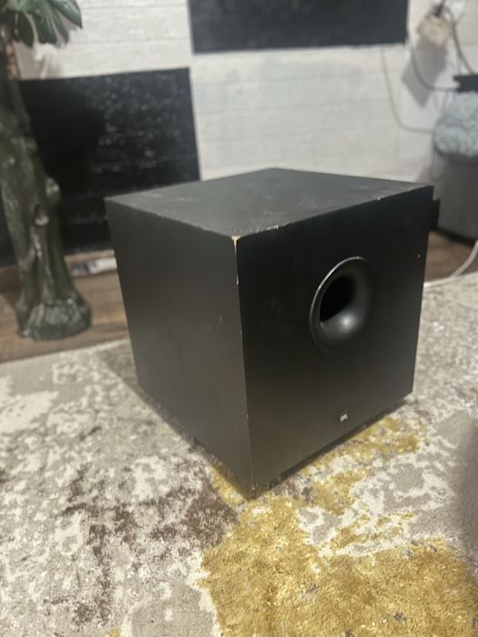 Se vinde swboofer JBL