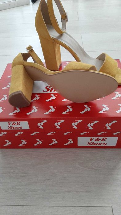 Sandale piele intoarsa 37,NOI, Dama, ambalaj original, marca Bratex