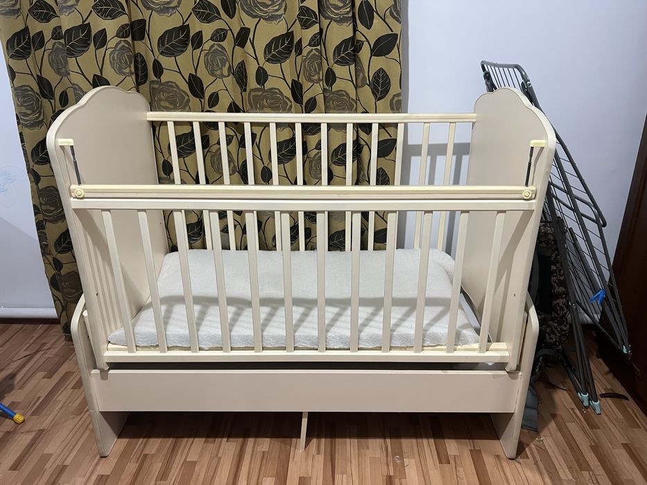Продам детскую кроватку