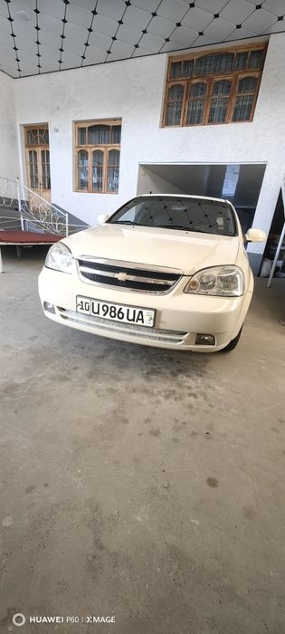 Lasetti 1.8- 1.6 avtamat qo'yilgan.