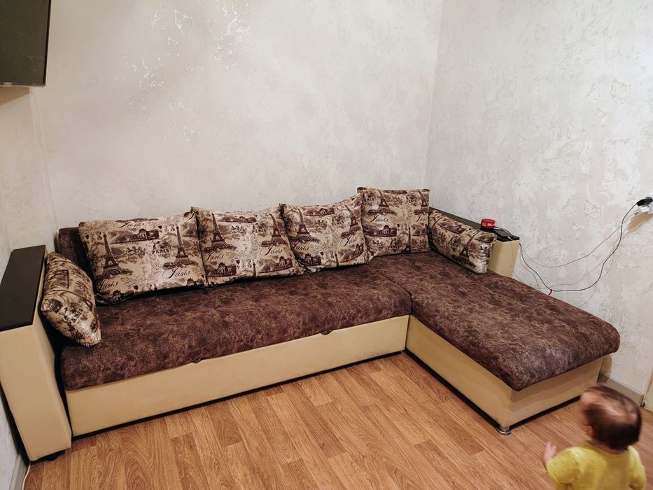 Продам диван угловой