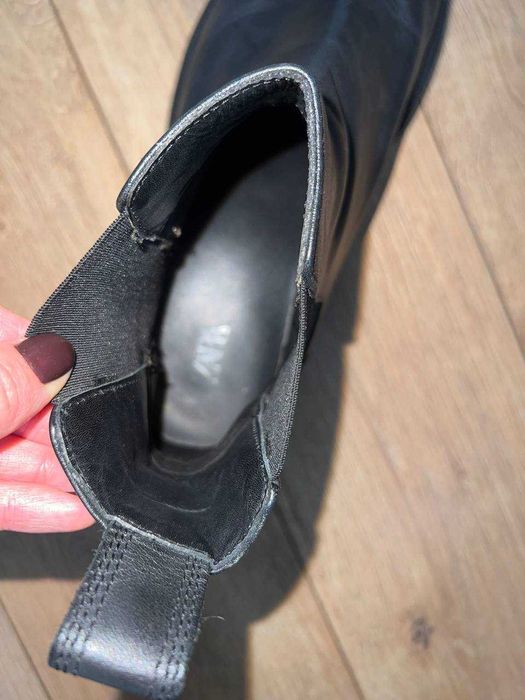 Кожаные ботинки ZARA