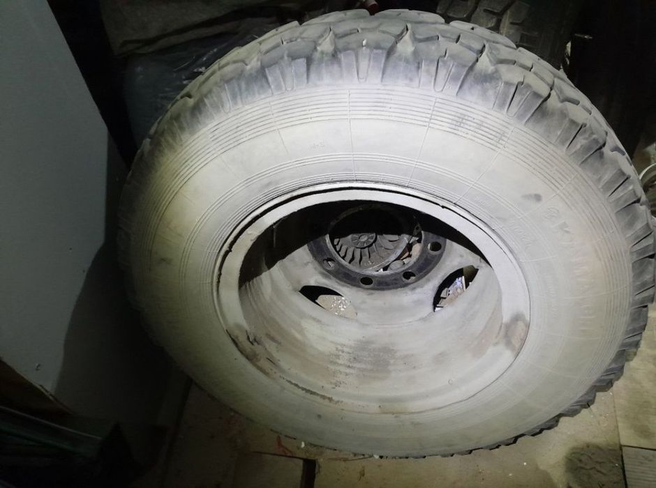 Продам! Колесо в сборе Зил 130