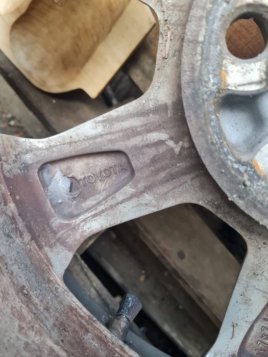 Roti Toyota Rav4 225 65 r17 5x114.3