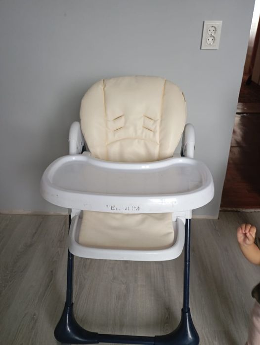 Продам детский столик для кормления