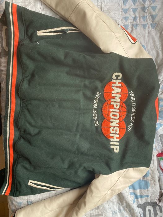 Колежанско яке от NewYorker, размер мъжко S и женско M/L