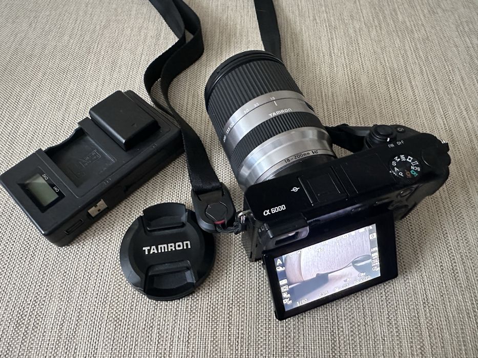 Sony a6000 + Tamron 18-200