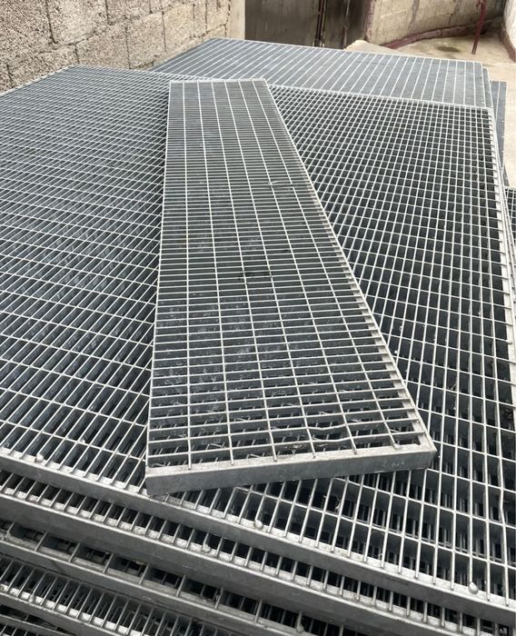 Trepte zincate galvanizate