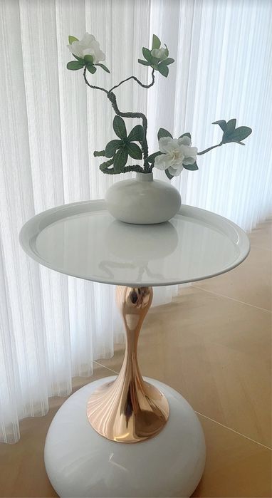 Декоративный кофейный столик