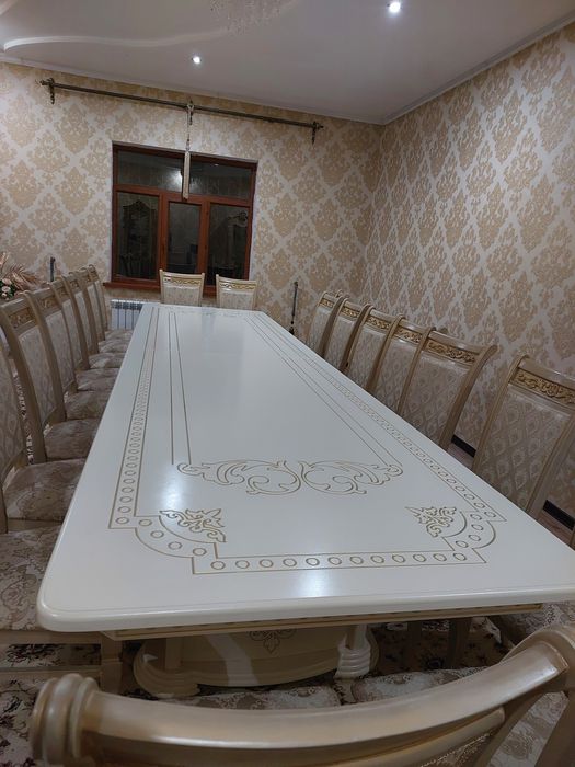 гостиная стол стульями// тез арада сатылады