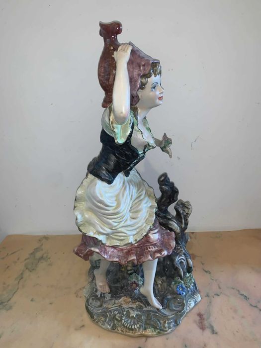 Bibelou din portelan cu tenta Tarancuta