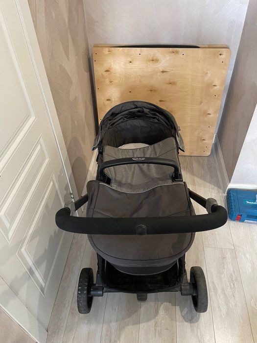 Продаю детскую коляску