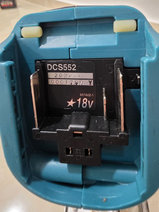 Fierastrau circular pentru metal Makita DCS 552