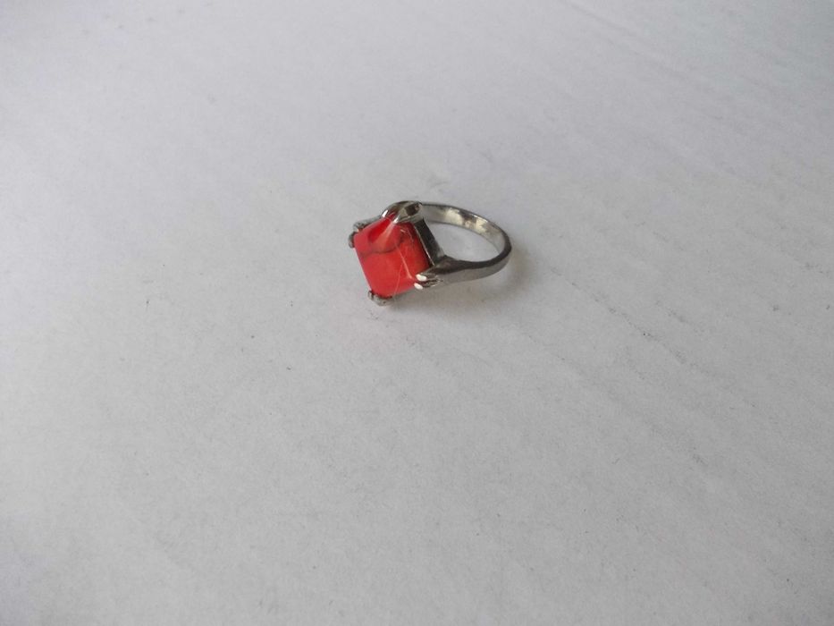 Inel vechi din argint cu piatra 1