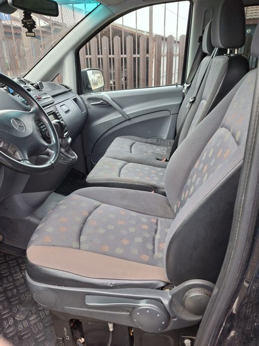 Vând Mercedes Vito 2.2 115 CDI 2010 8+1