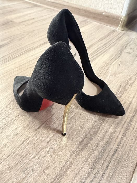 Продам обувь в отл состоянии