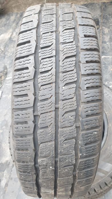 2бр Гуми 215 65 16 С кумхо