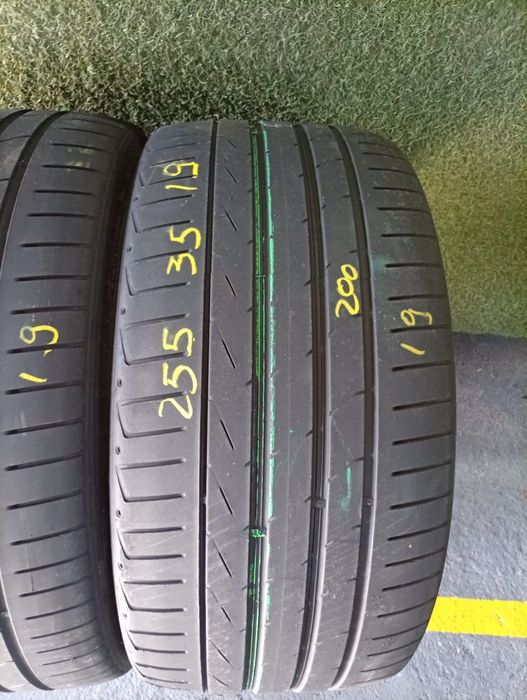 255 35 19 Hankook 150 lei bucata