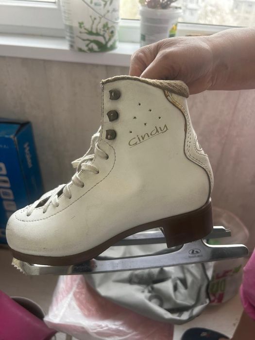 Коньки Синди 30.000тг