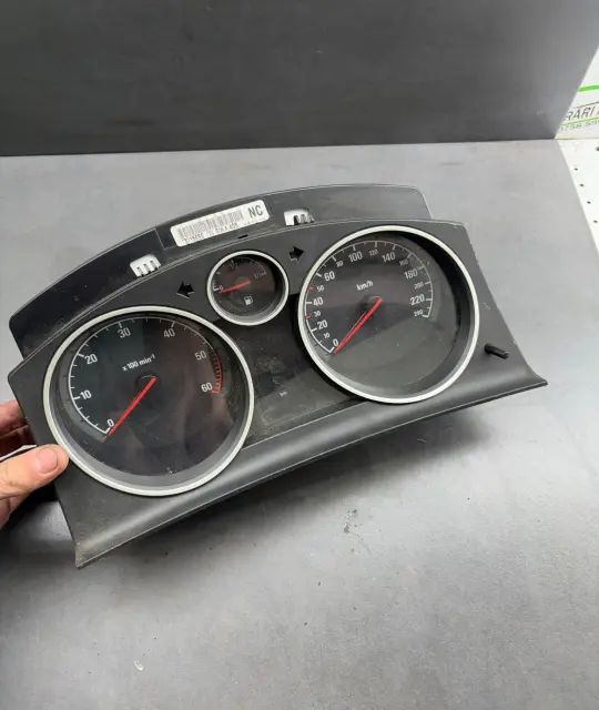 Ceasuri bord Opel Astra 2006 1.9 CDTI MT (120 hp)
