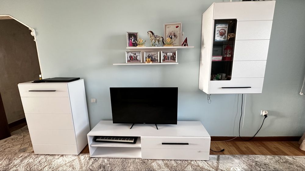 Продам шкаф под ТВ