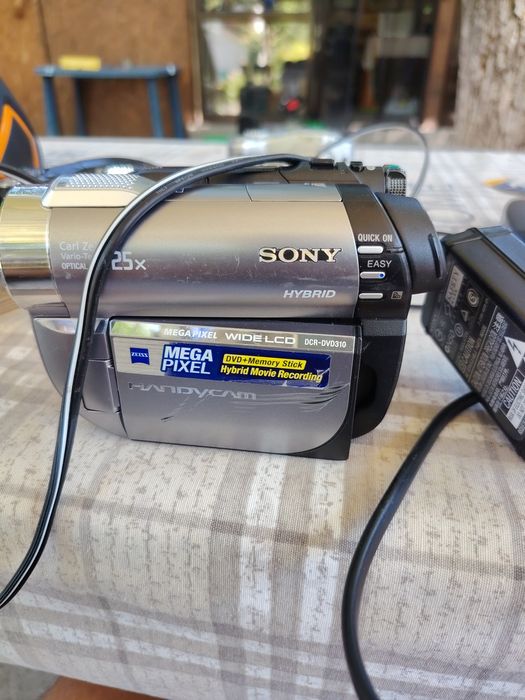 DVD видеокамера Sony