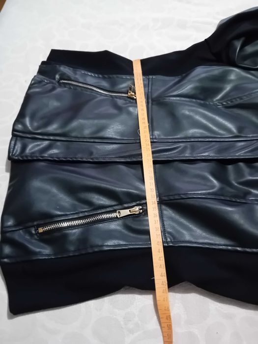 Дамско вталено кожено яке