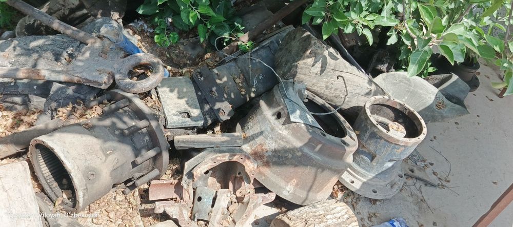 Moʻst ikars laz zapchaslar bilan