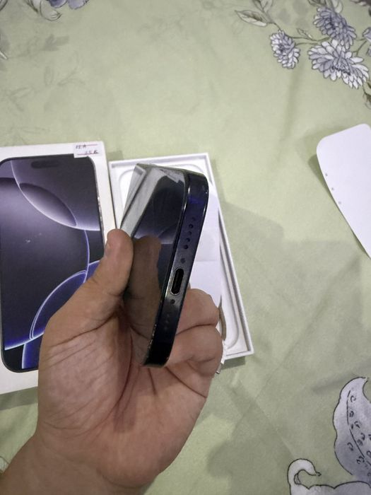 Iphone 16 pro 256 blek