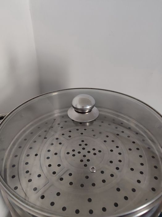 Продам большую мантоварку.