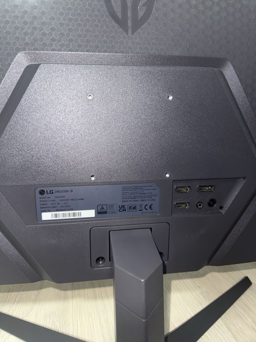 Monitor Gaming LG UltraGear 24GS50F-B 180Hz Full HD – Ca nou (cu cutie)