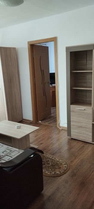 Închiriez apartament zona Cireșica