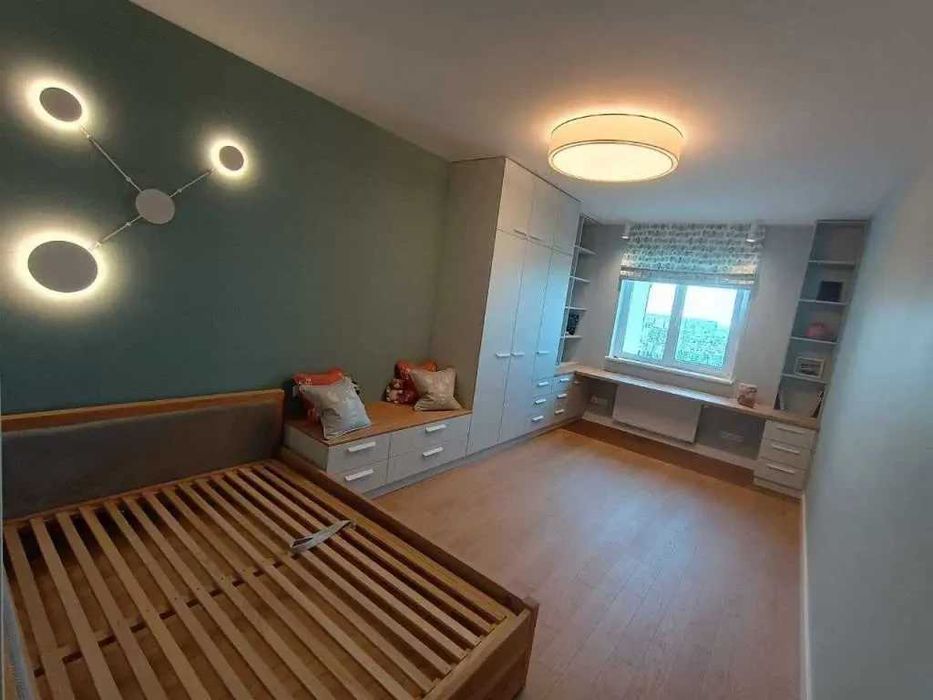 Дава се под наем Тристаен апартамент в София, Зона Б-18 - 90 кв.м за 663 € - Снимка #2