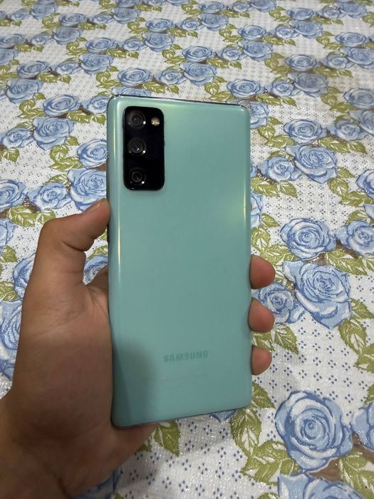 Samsung S20 FE .