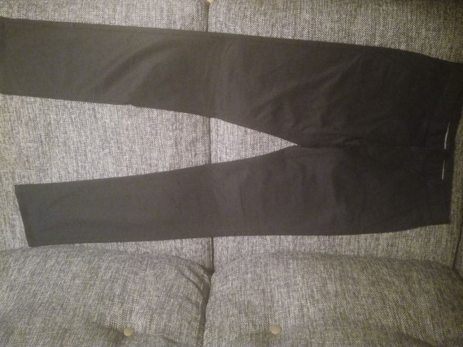 Pantaloni Zara man, noi.