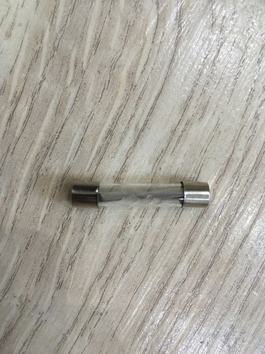 Стеклянный предохранитель