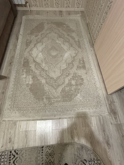 Продам ковер с ковриком