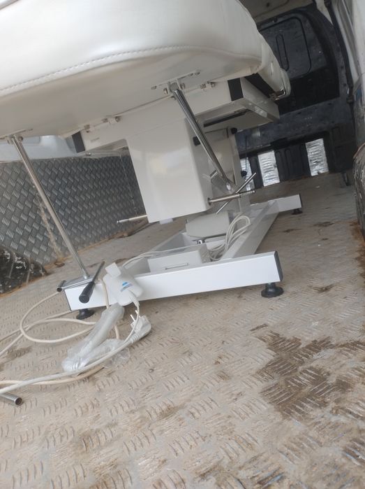 se vinde pat cosmetica