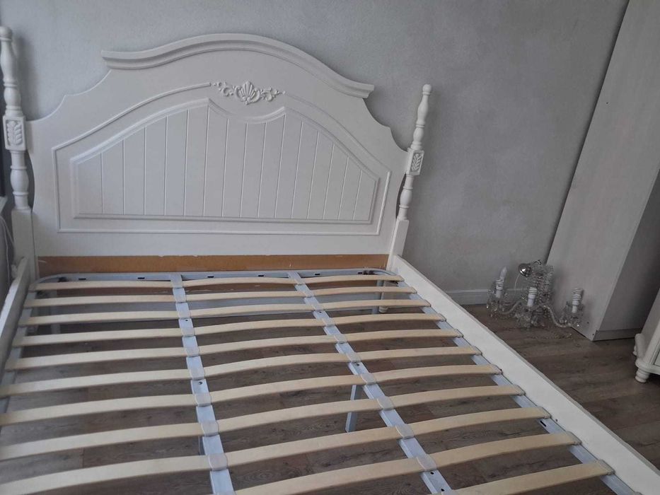 Продам двуспальную кровать